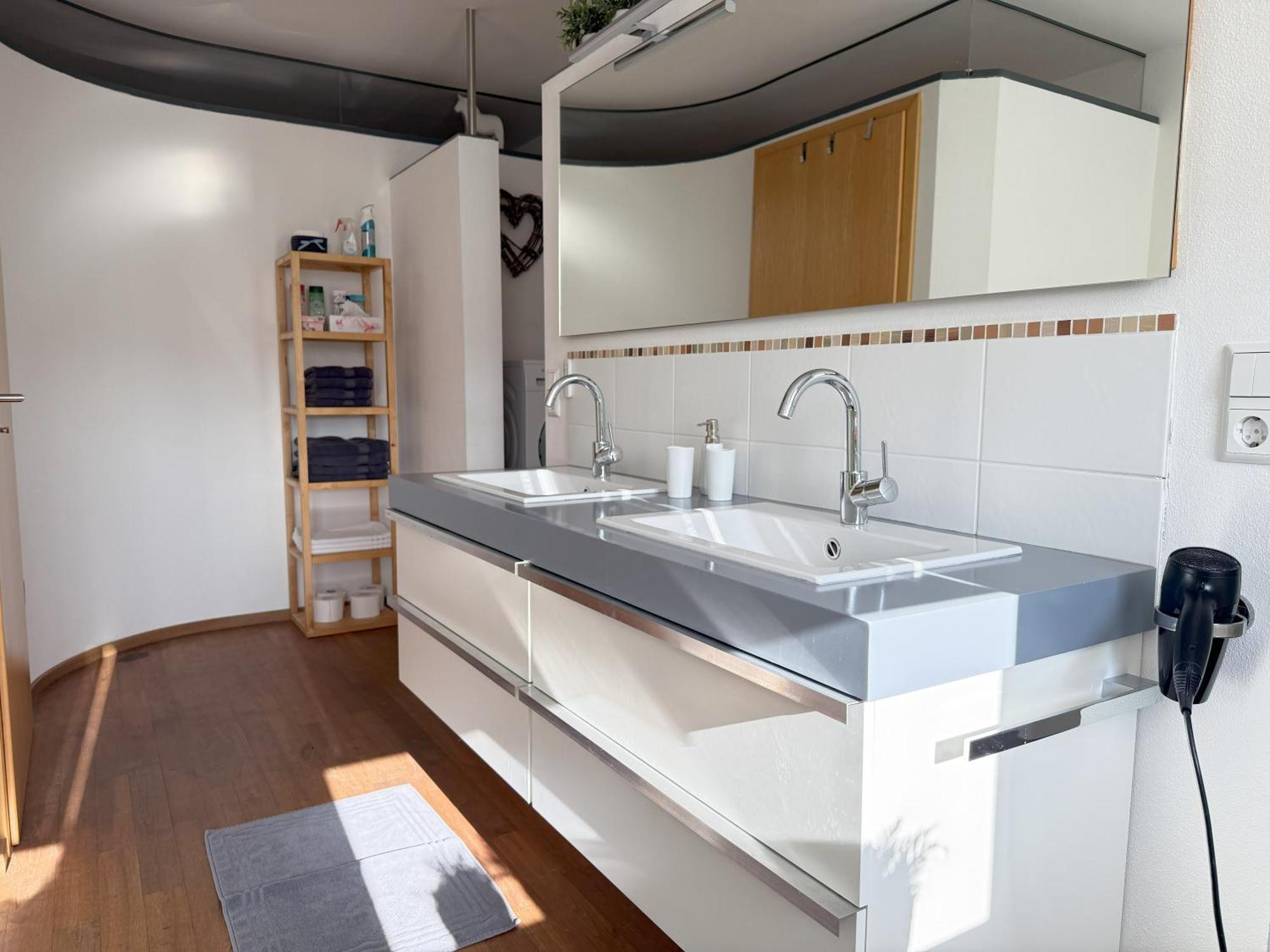 Fe Wo Brunnen - 120 Qm - Ruhige Lage - Viel Natur- Komfortabel - Grosser Balkon Und Garten Memmingen Exteriör bild